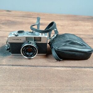 Yashica 35-ME Film Camera Silver Good Yashinon 38mm f2.8 Lens Vintage Japan